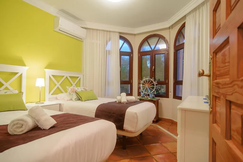 Villa Montecarlo Marbella 0*,  İspanya